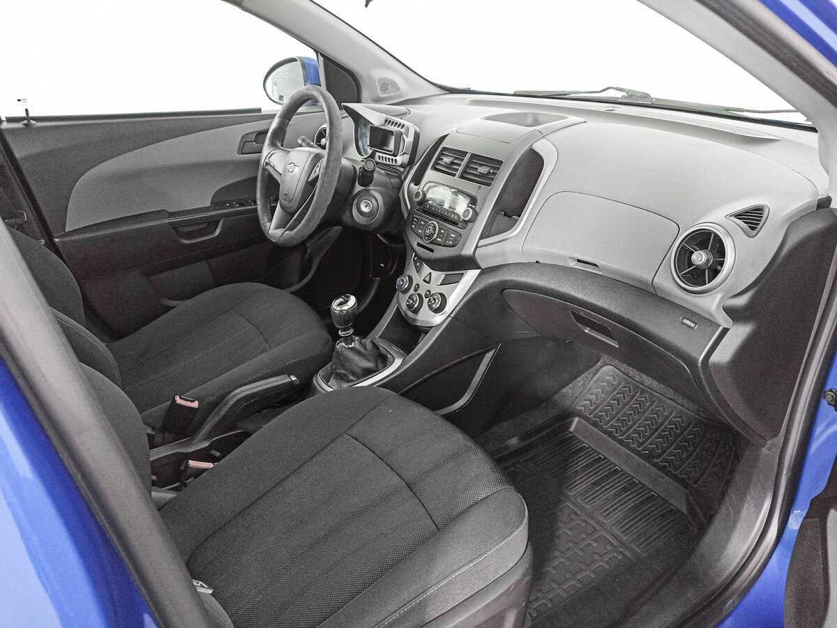 Chevrolet Aveo с пробегом — 2012 год. Фото: #8