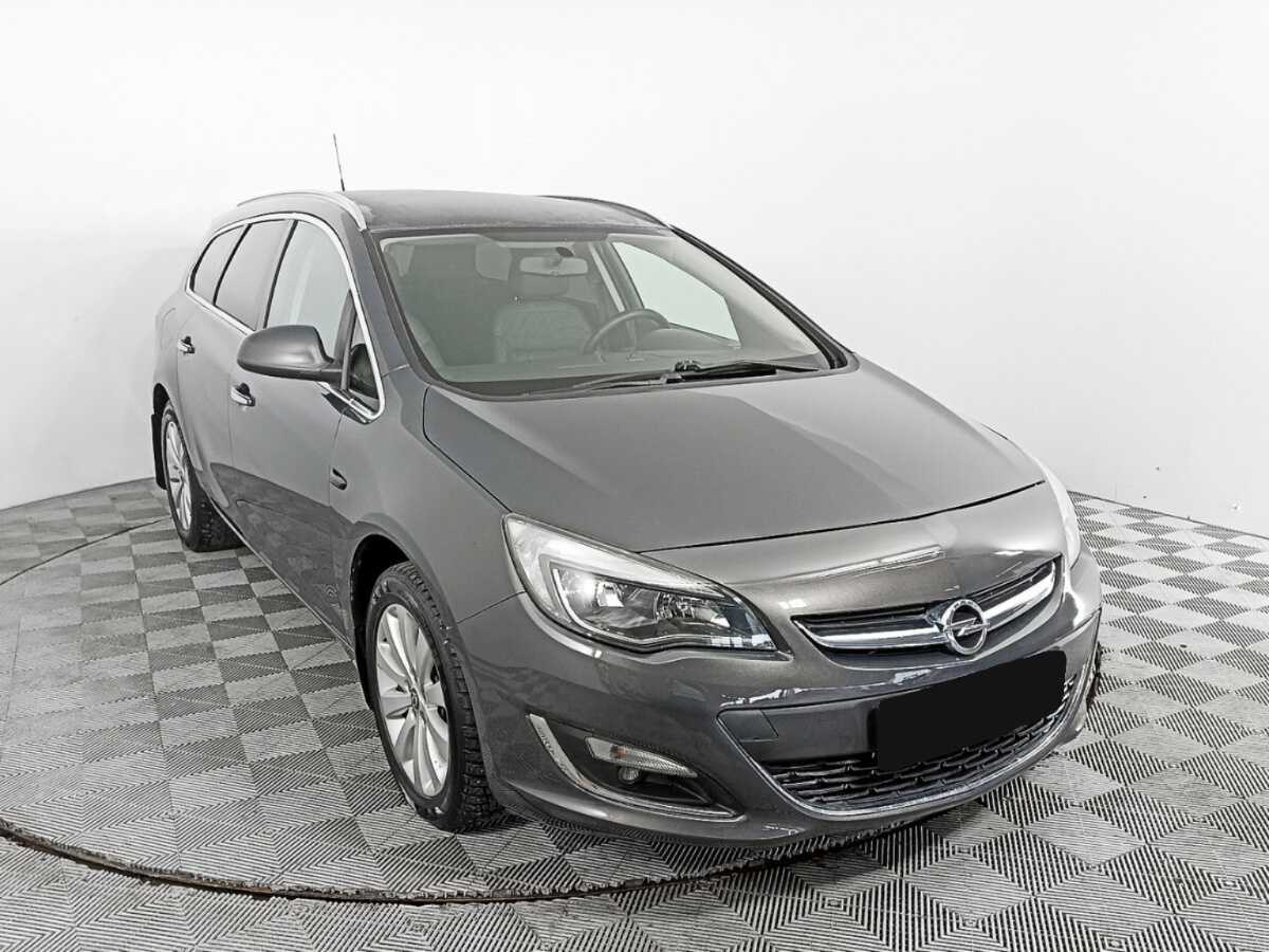 Opel Astra с пробегом — 2013 год. Фото: #2