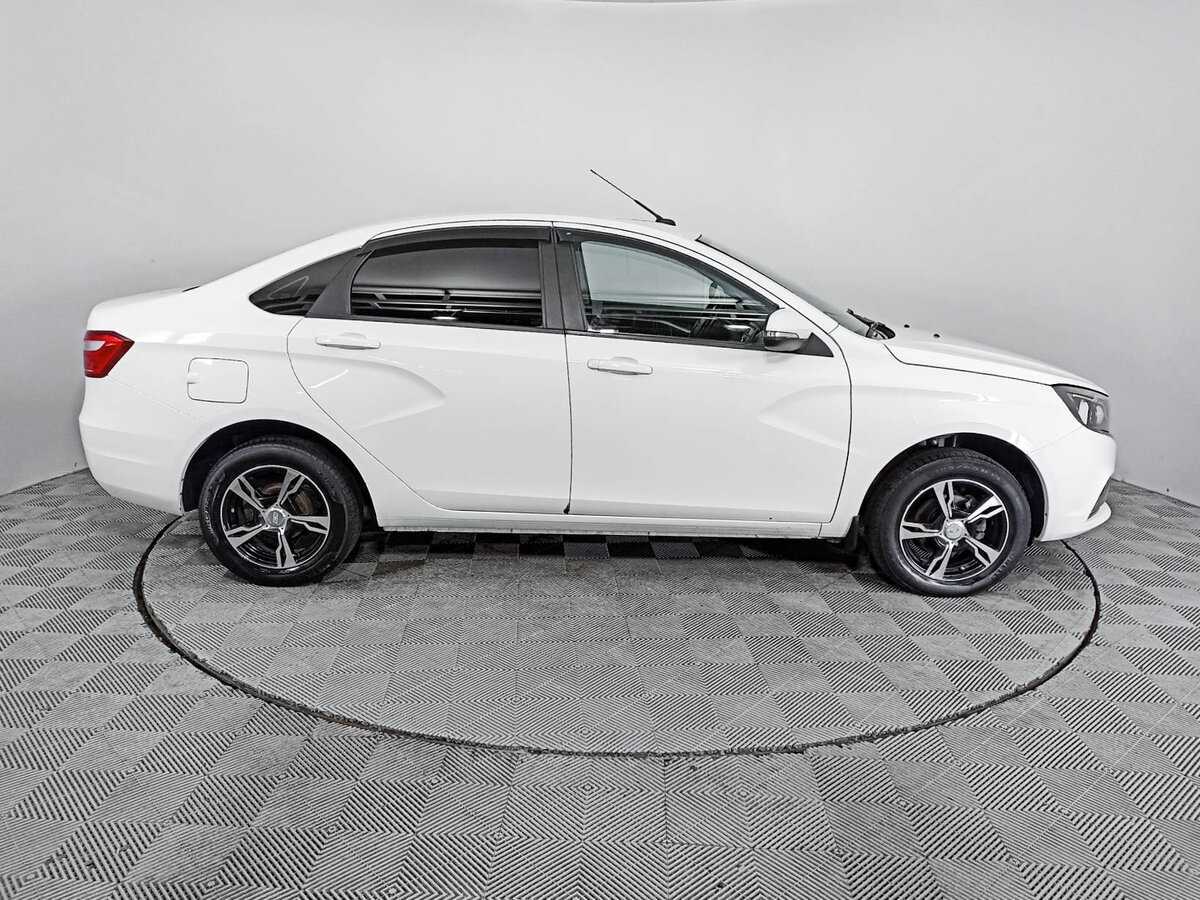 Lada (ВАЗ) Vesta с пробегом — 2017 год. Фото: #3
