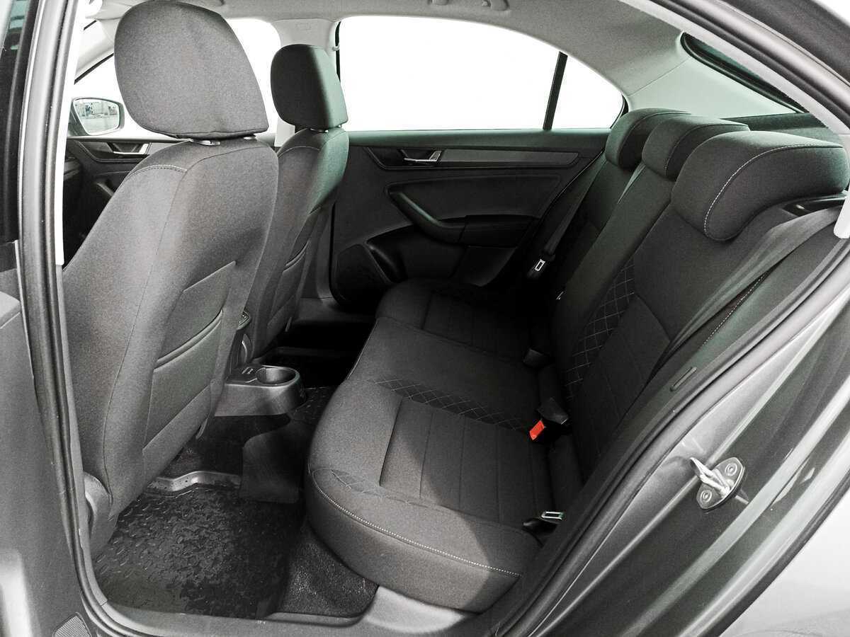 Skoda Rapid с пробегом — 2021 год. Фото: #9