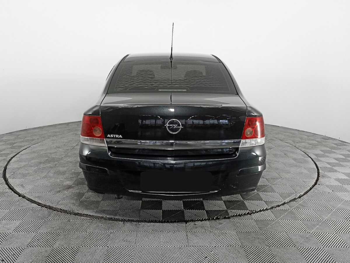 Opel Astra с пробегом — 2012 год. Фото: #5