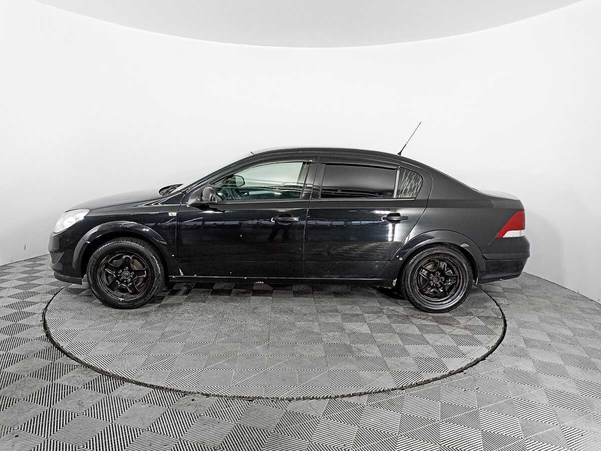 Opel Astra с пробегом — 2012 год. Фото: #7