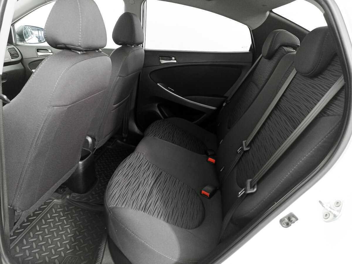 Hyundai Solaris с пробегом — 2015 год. Фото: #7