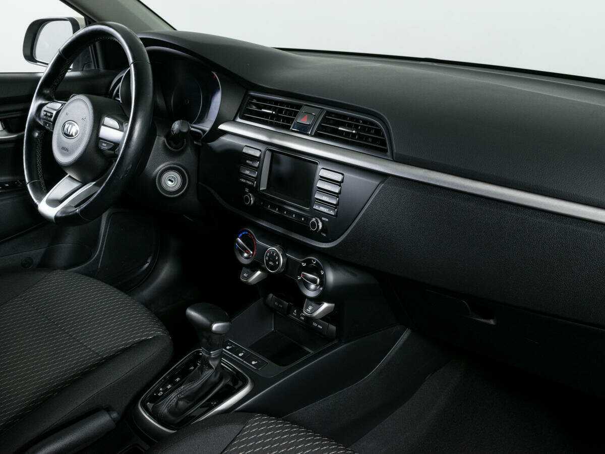 Kia Rio с пробегом — 2017 год. Фото: #8
