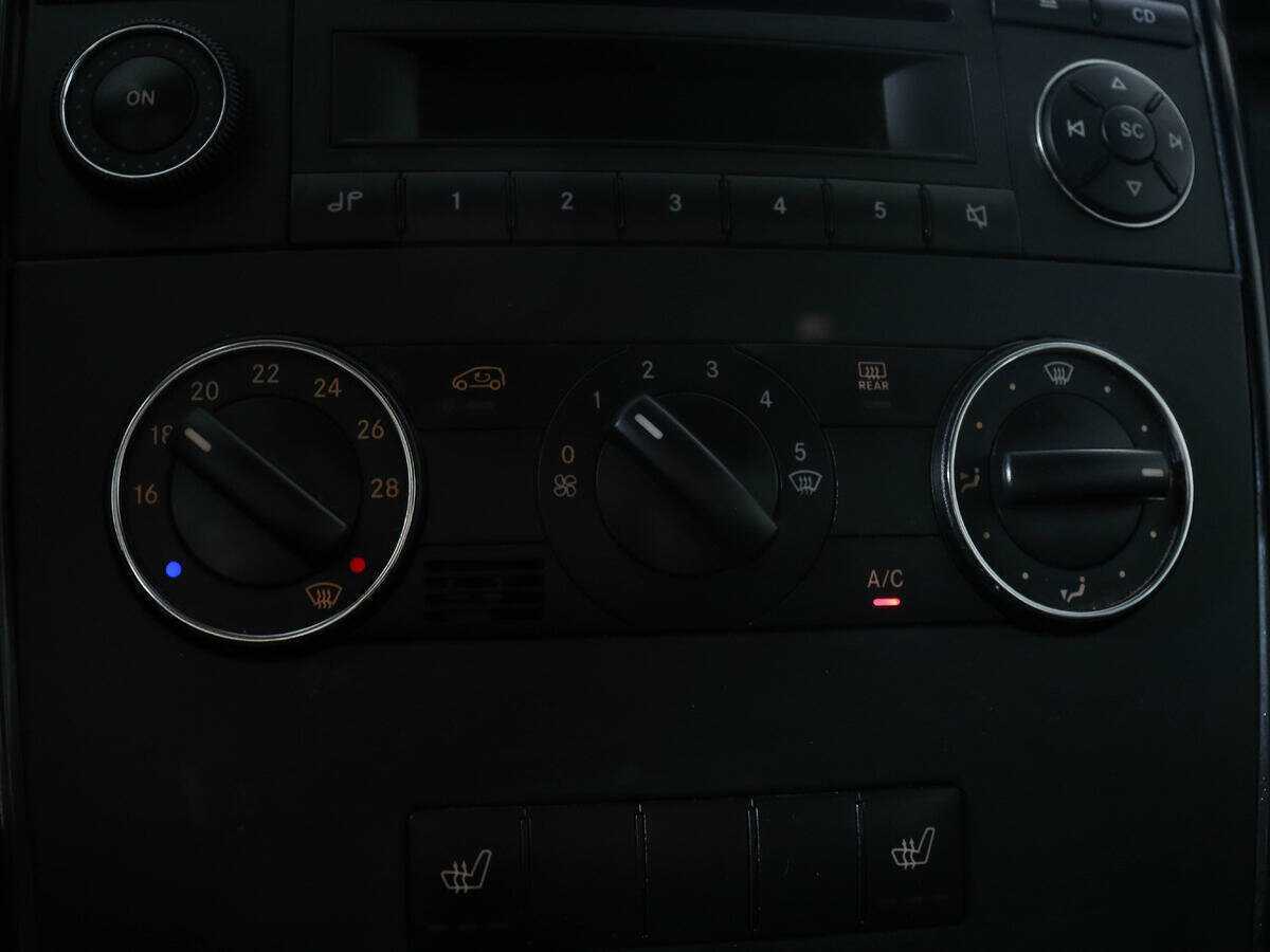 Mercedes-Benz A-Класс с пробегом — 2012 год. Фото: #13