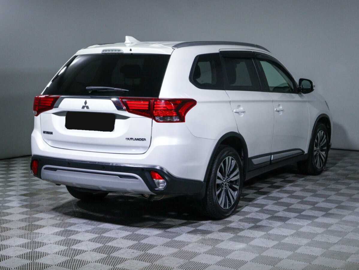 Mitsubishi Outlander с пробегом — 2018 год. Фото: #4