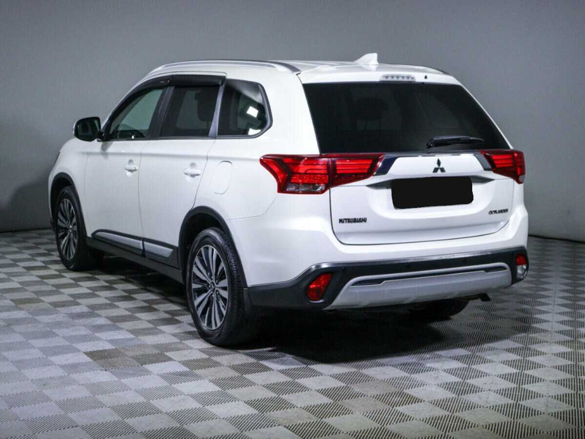 Mitsubishi Outlander с пробегом — 2018 год. Фото: #6