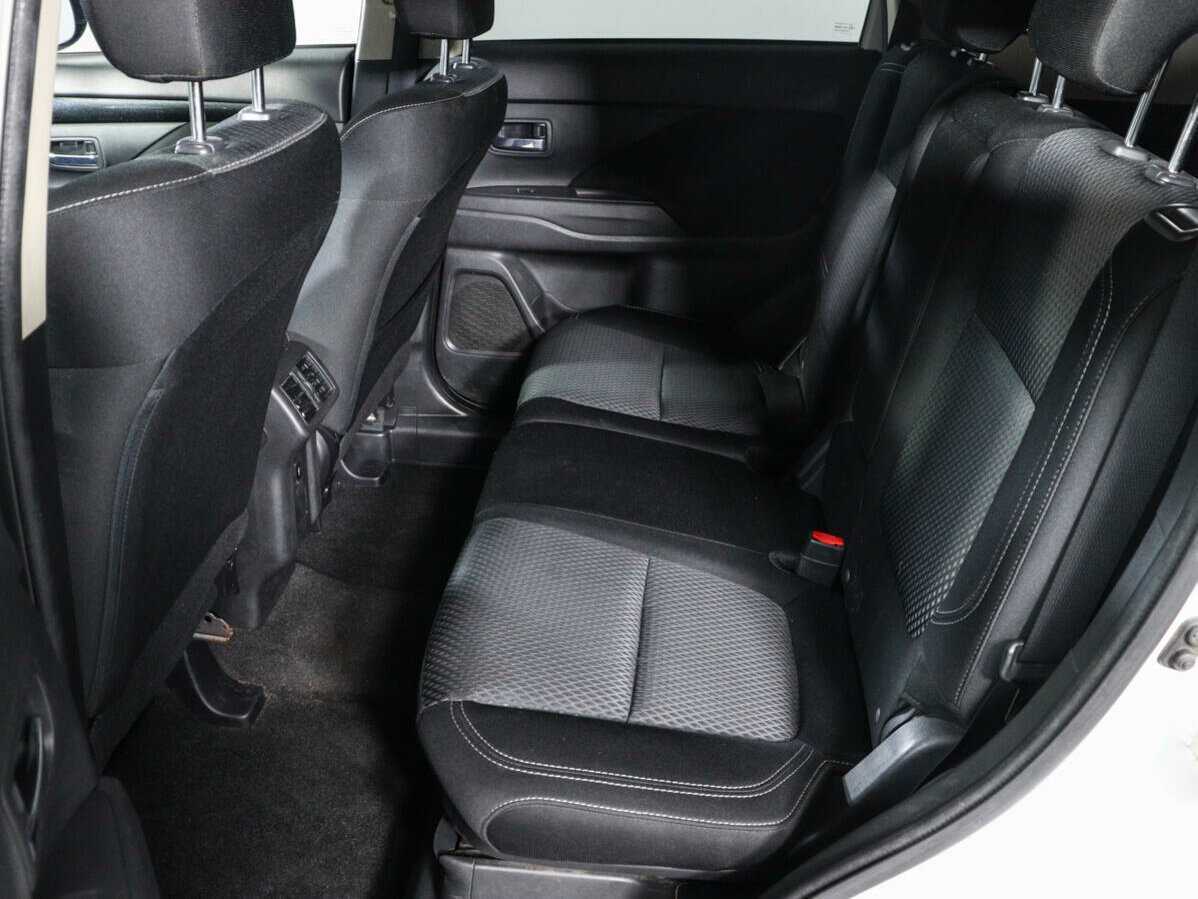 Mitsubishi Outlander с пробегом — 2018 год. Фото: #9