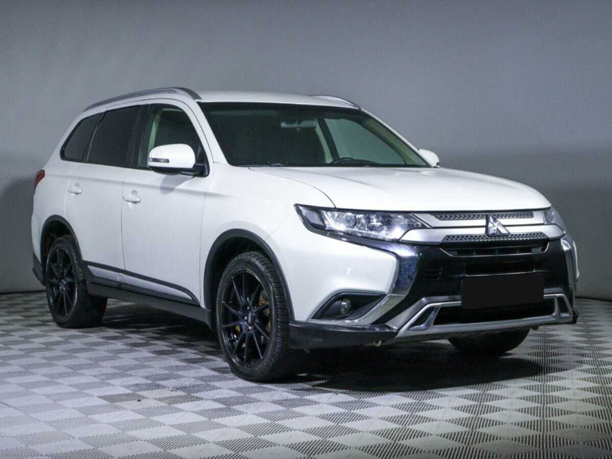 Mitsubishi Outlander с пробегом — 2019 год. Фото: #2