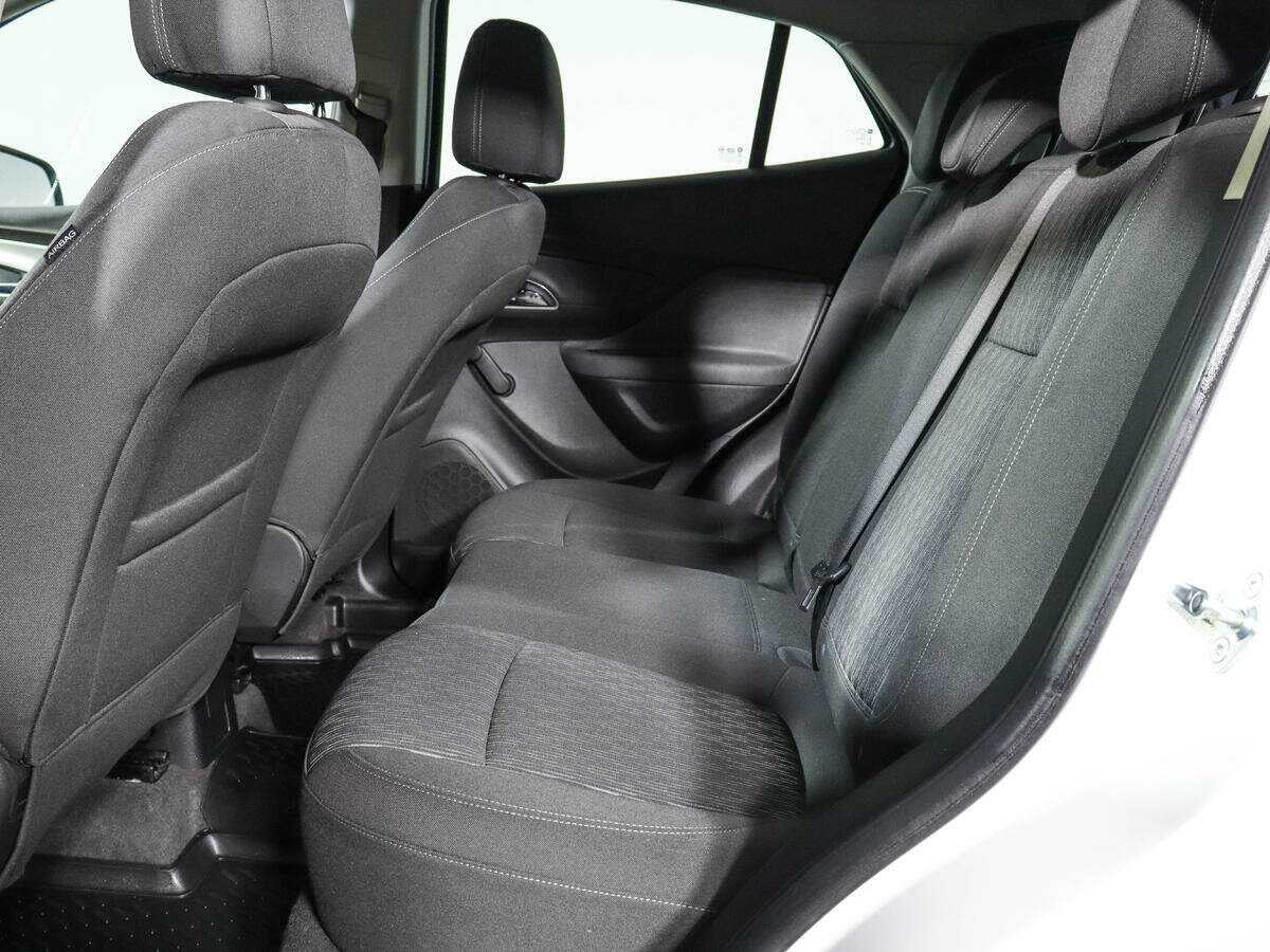 Opel Mokka с пробегом — 2012 год. Фото: #7