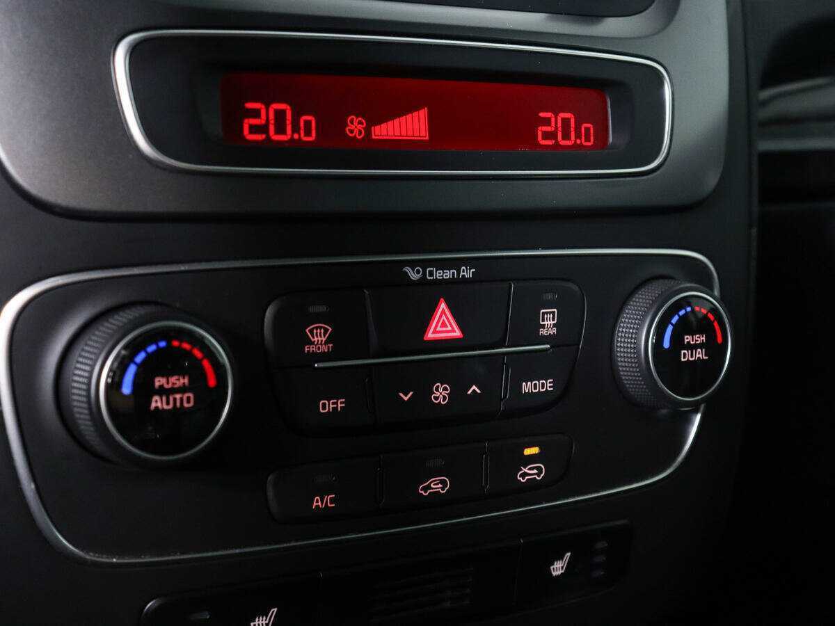 Kia Sorento с пробегом — 2017 год. Фото: #12