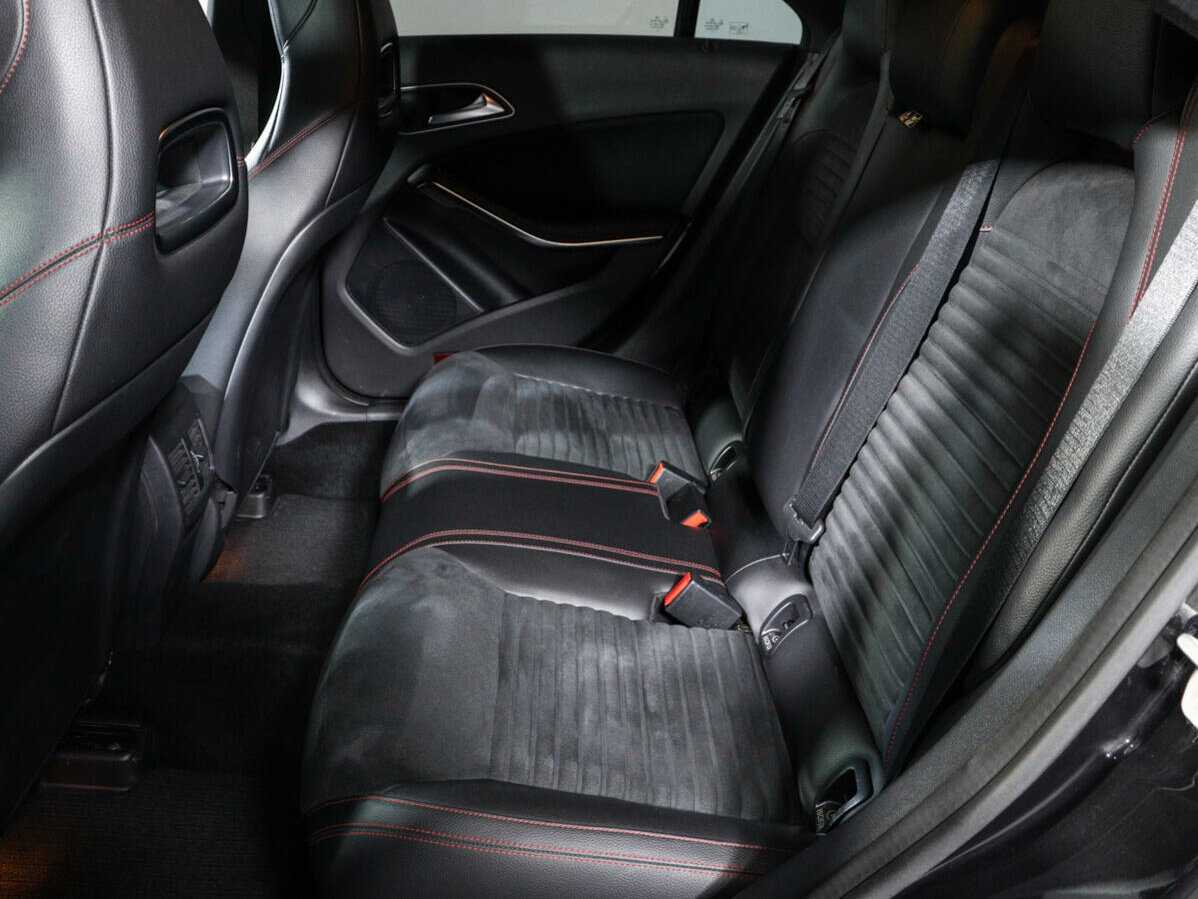 Mercedes-Benz CLA с пробегом — 2013 год. Фото: #8