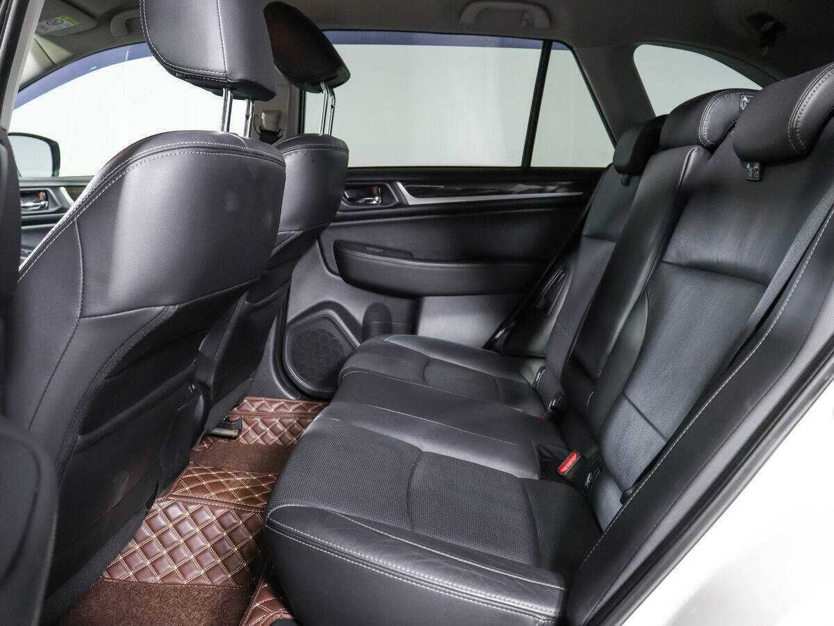 Subaru Outback с пробегом — 2015 год. Фото: #7