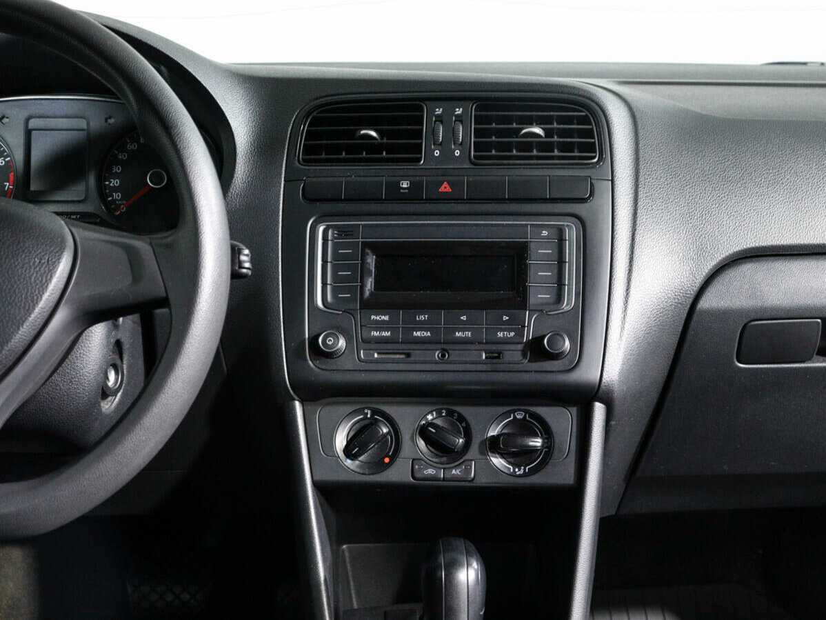 Volkswagen Polo с пробегом — 2019 год. Фото: #10