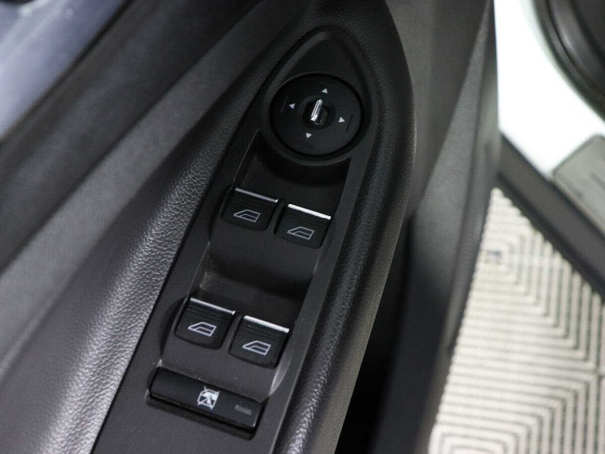 Ford Kuga с пробегом — 2014 год. Фото: #15