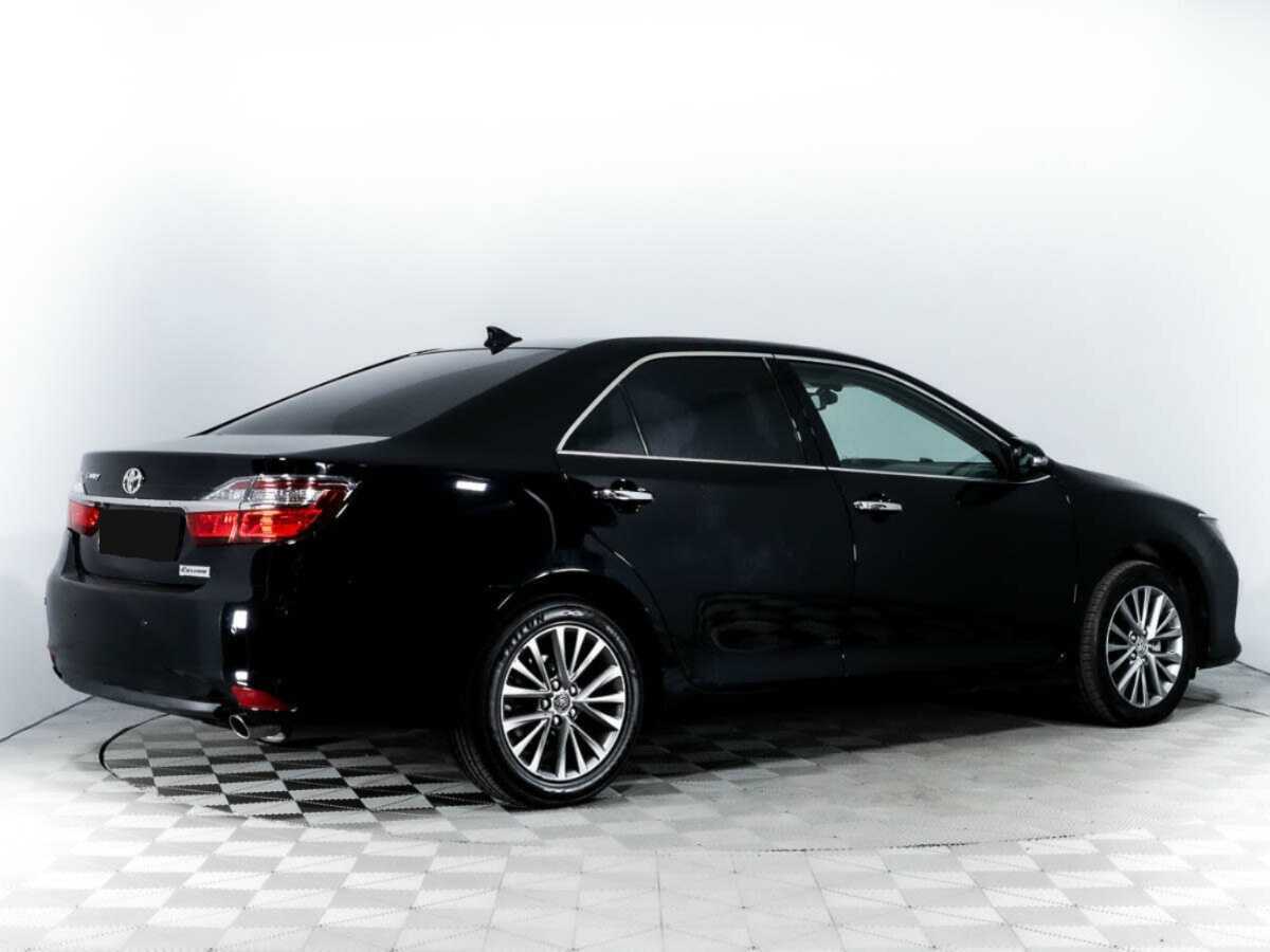 Toyota Camry с пробегом — 2017 год. Фото: #4