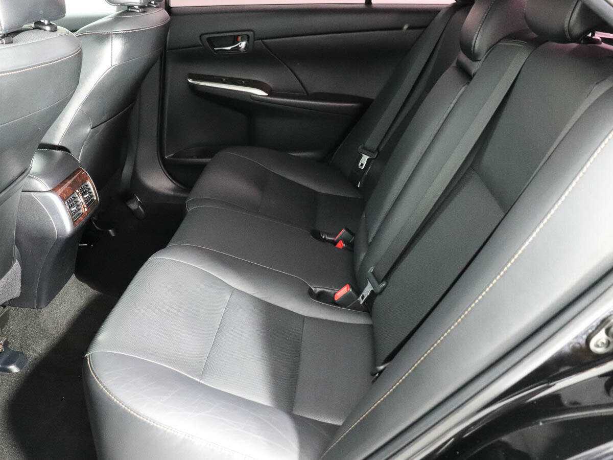 Toyota Camry с пробегом — 2017 год. Фото: #10