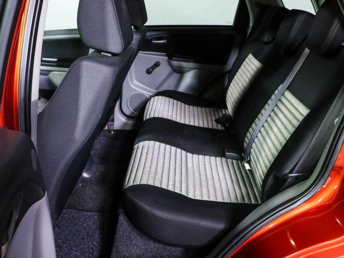 Suzuki SX4 с пробегом — 2012 год. Фото: #9