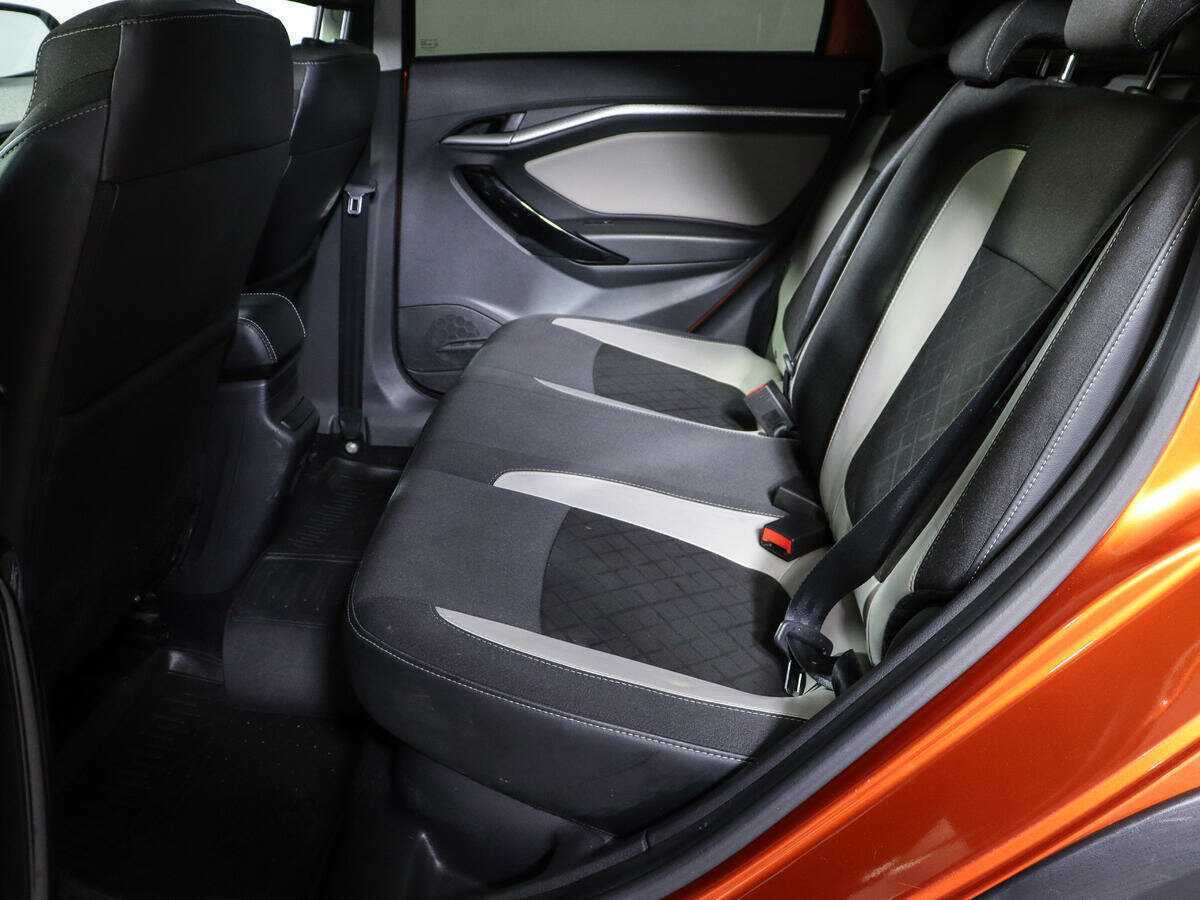 Lada (ВАЗ) Vesta с пробегом — 2018 год. Фото: #5