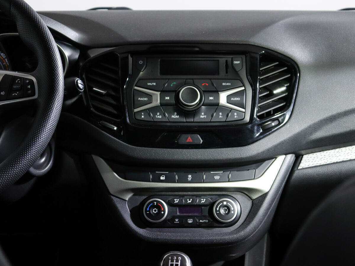 Lada (ВАЗ) Vesta с пробегом — 2018 год. Фото: #9