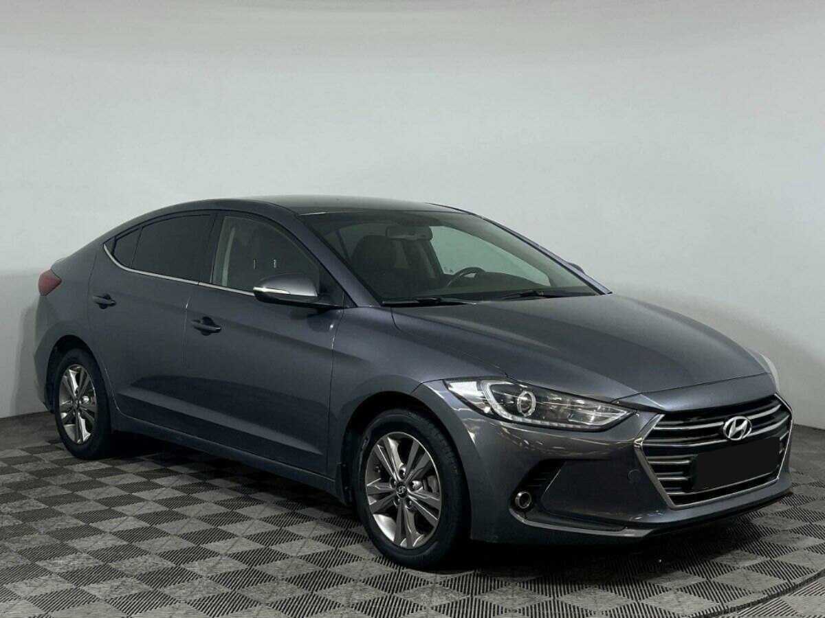 Hyundai Elantra с пробегом — 2018 год. Фото: #2