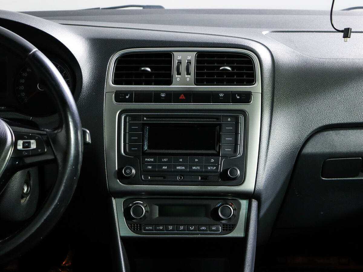 Volkswagen Polo с пробегом — 2017 год. Фото: #10