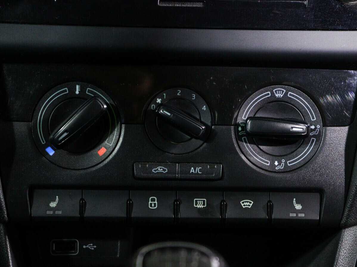 Skoda Rapid с пробегом — 2019 год. Фото: #13