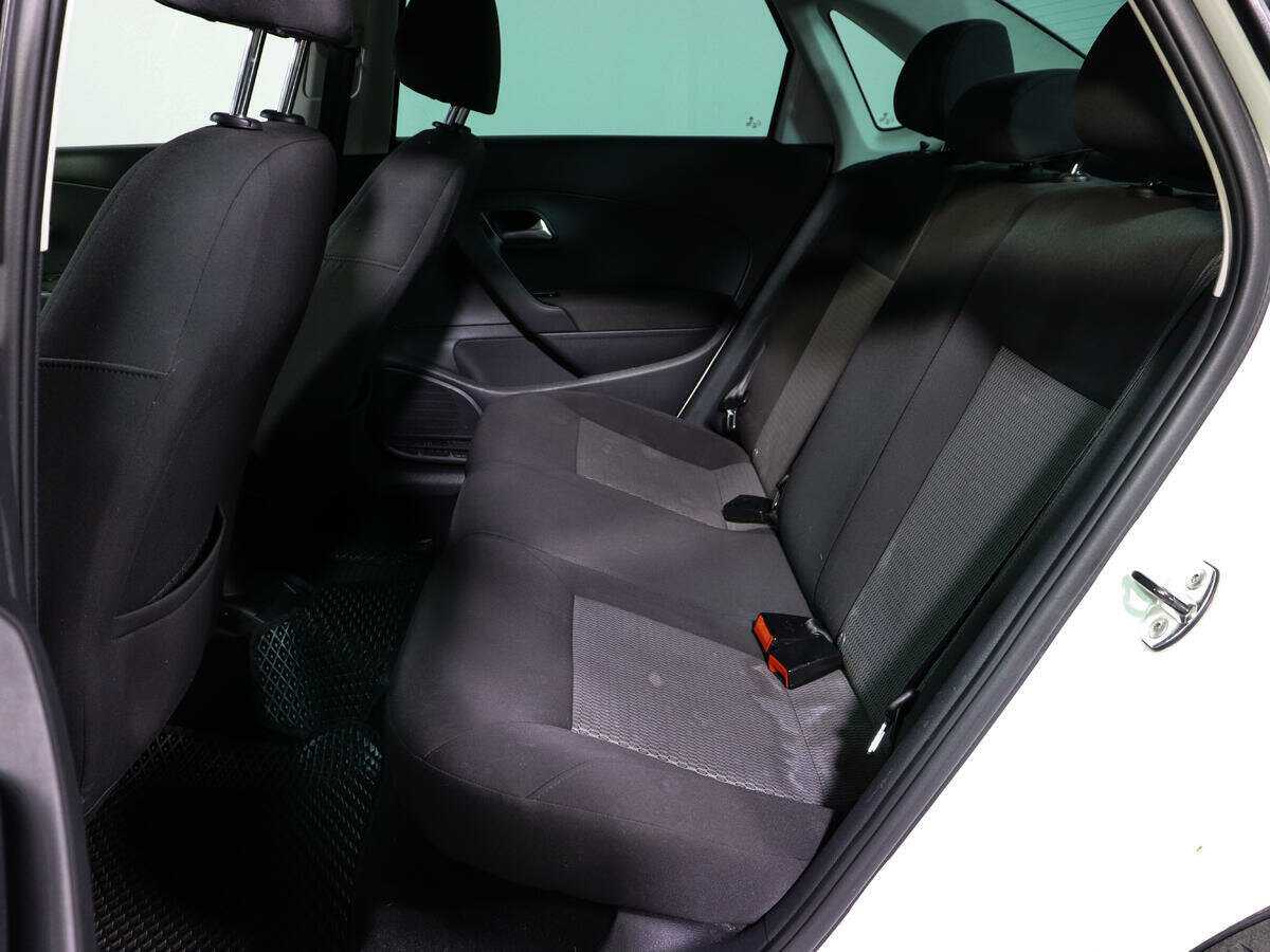 Volkswagen Polo с пробегом — 2014 год. Фото: #8
