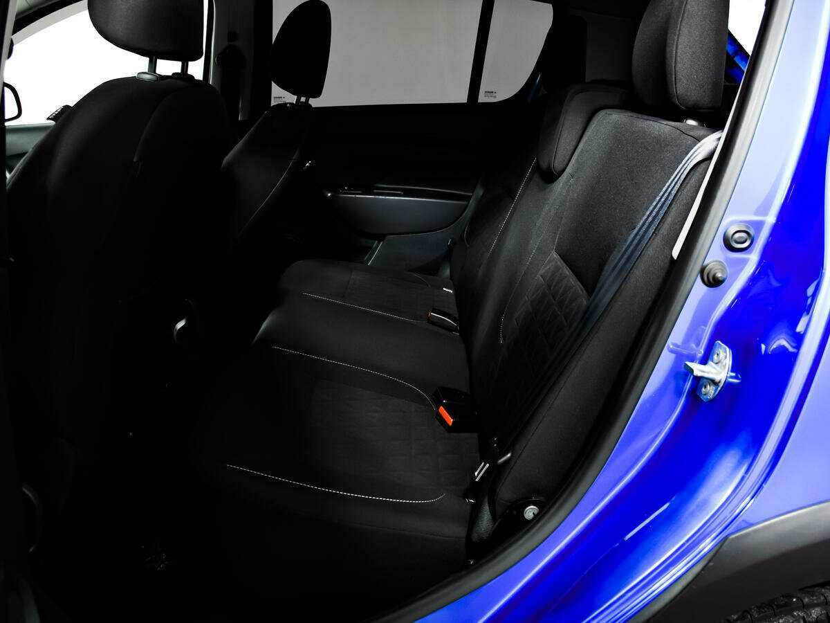 Renault Sandero с пробегом — 2016 год. Фото: #11