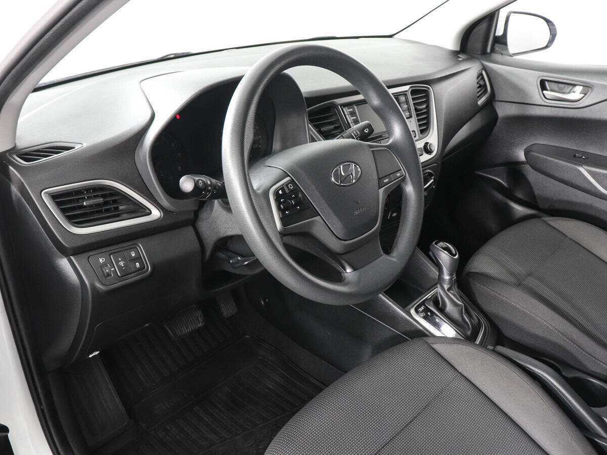 Hyundai Solaris с пробегом — 2017 год. Фото: #8