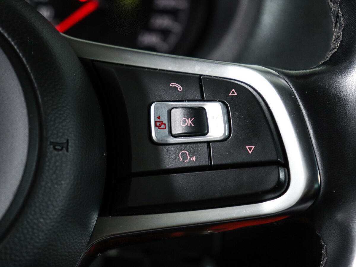 Volkswagen Polo с пробегом — 2018 год. Фото: #18