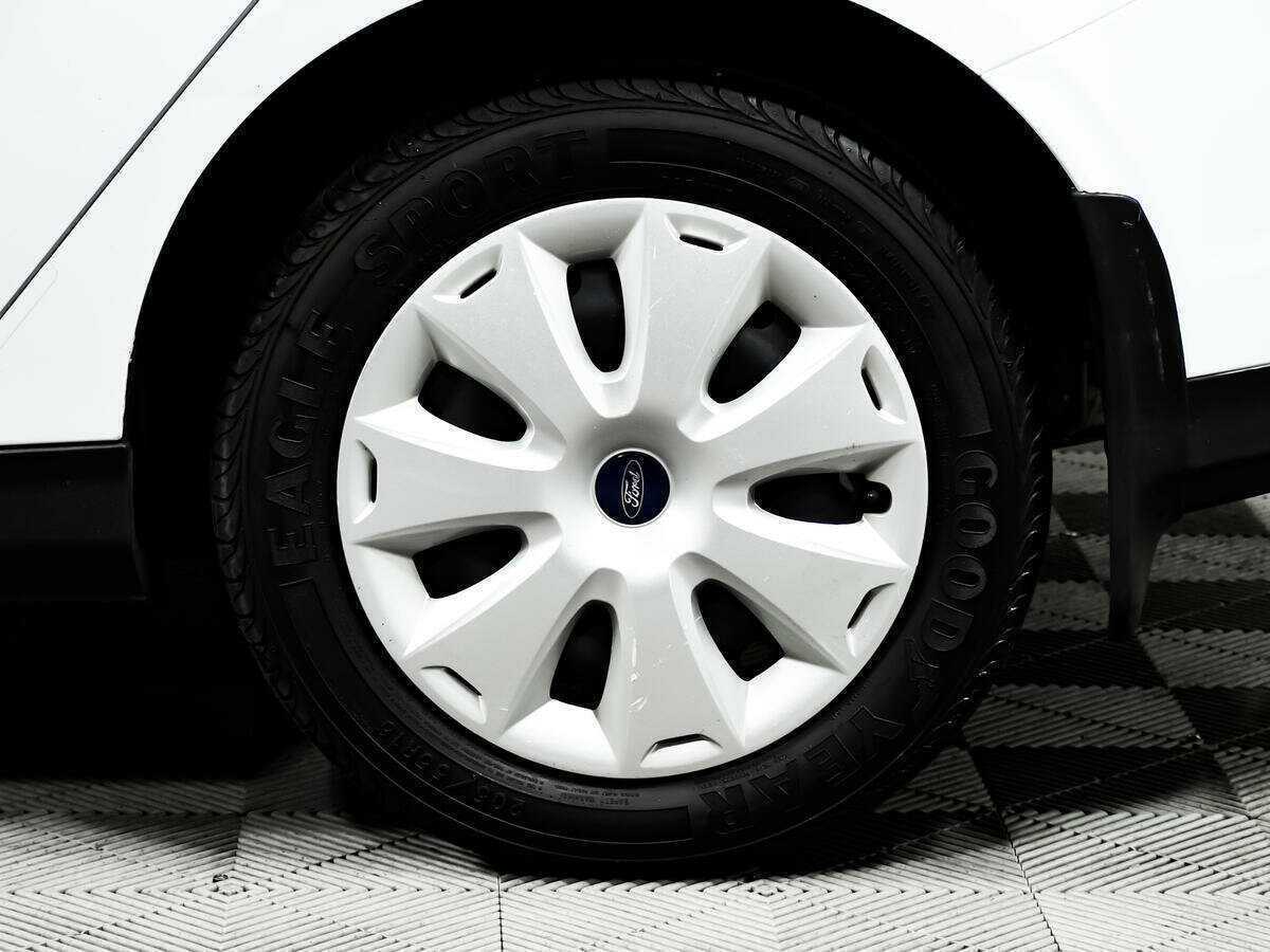Ford Focus с пробегом — 2015 год. Фото: #13