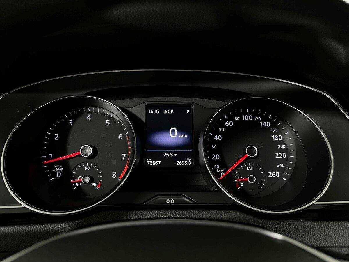 Volkswagen Passat с пробегом — 2018 год. Фото: #8