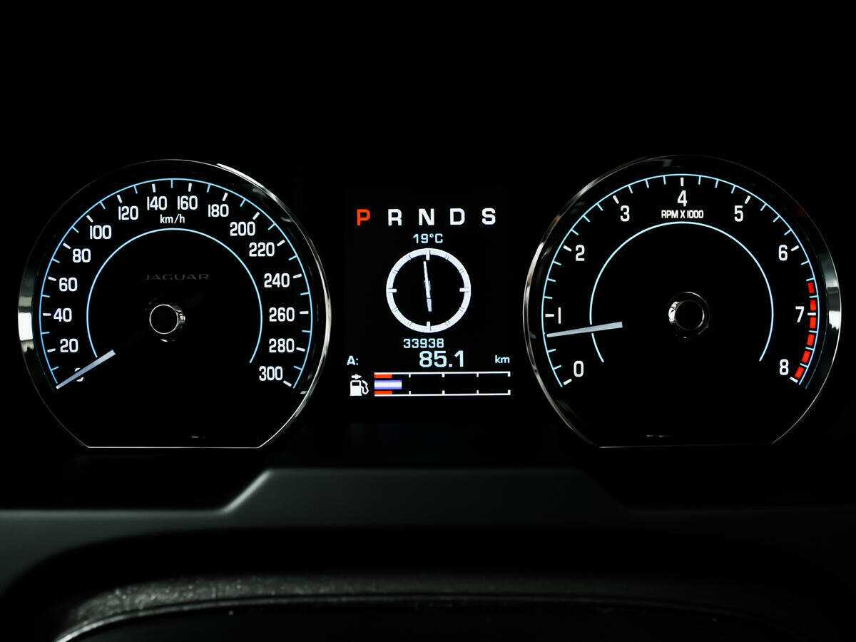 Jaguar XF с пробегом — 2013 год. Фото: #9