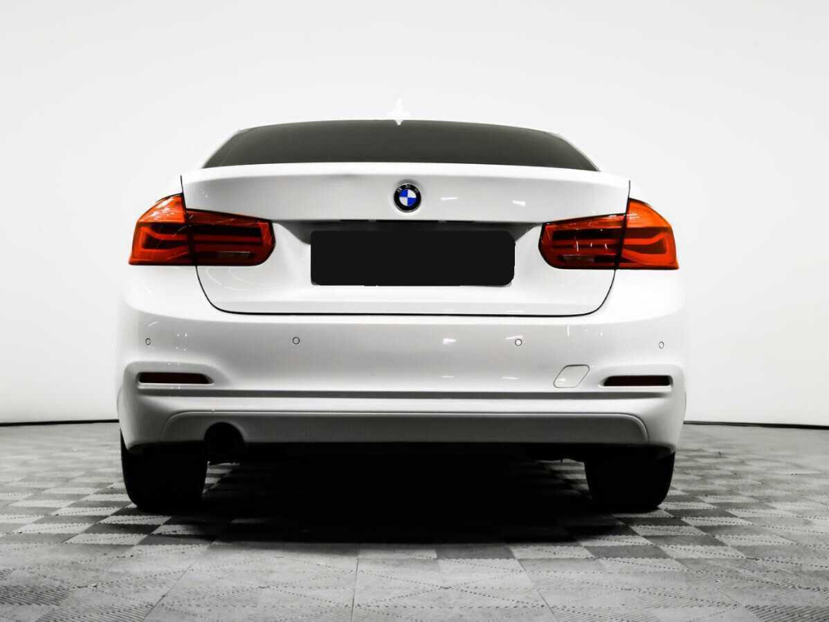 BMW 3 серии с пробегом — 2018 год. Фото: #4