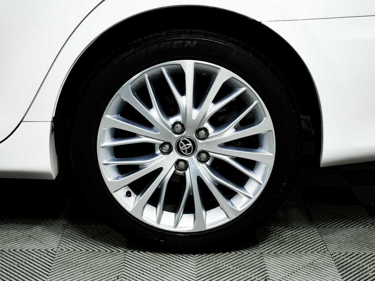 Toyota Camry с пробегом — 2015 год. Фото: #13