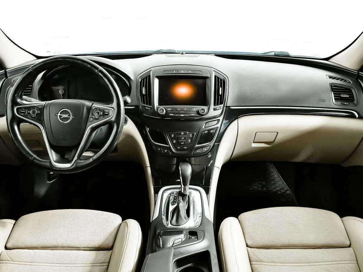 Opel Insignia с пробегом — 2014 год. Фото: #8