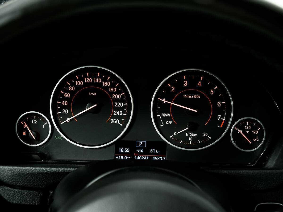 BMW 3 серии с пробегом — 2016 год. Фото: #9