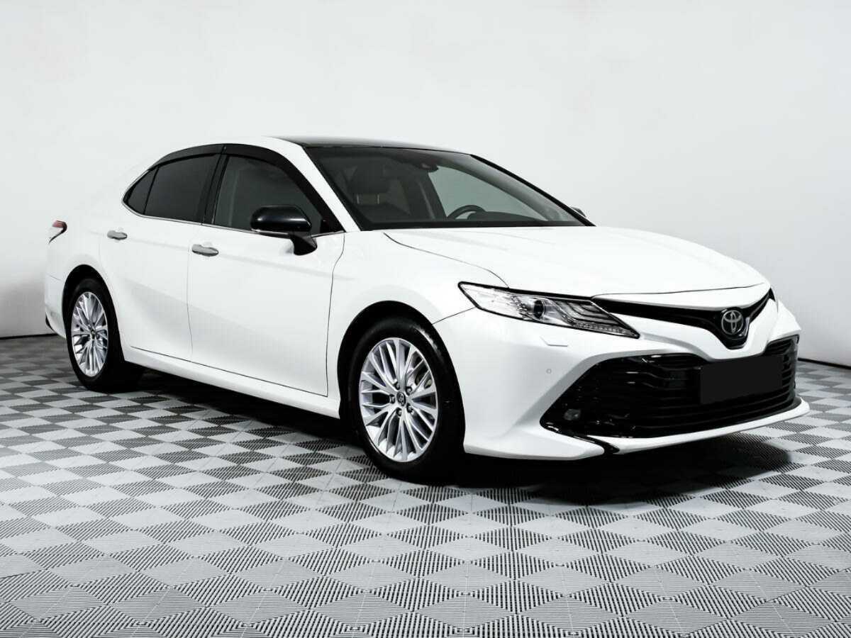 Toyota Camry с пробегом — 2019 год. Фото: #2
