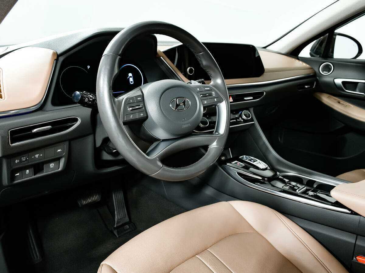 Hyundai Sonata с пробегом — 2021 год. Фото: #12