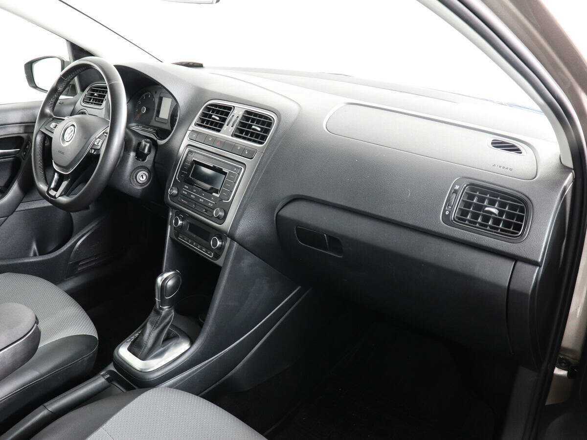 Volkswagen Polo с пробегом — 2019 год. Фото: #9