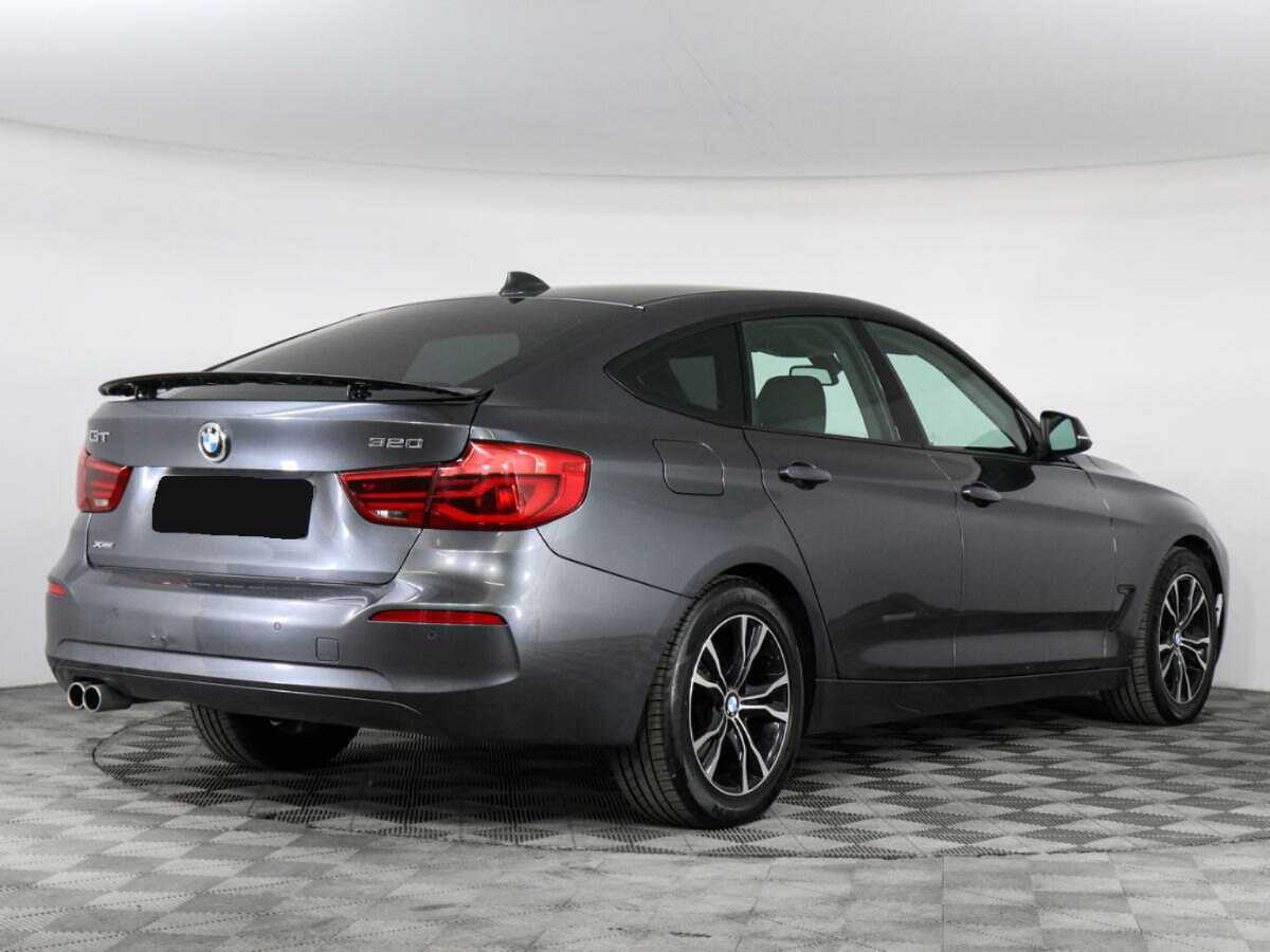 BMW 3 серии с пробегом — 2017 год. Фото: #1