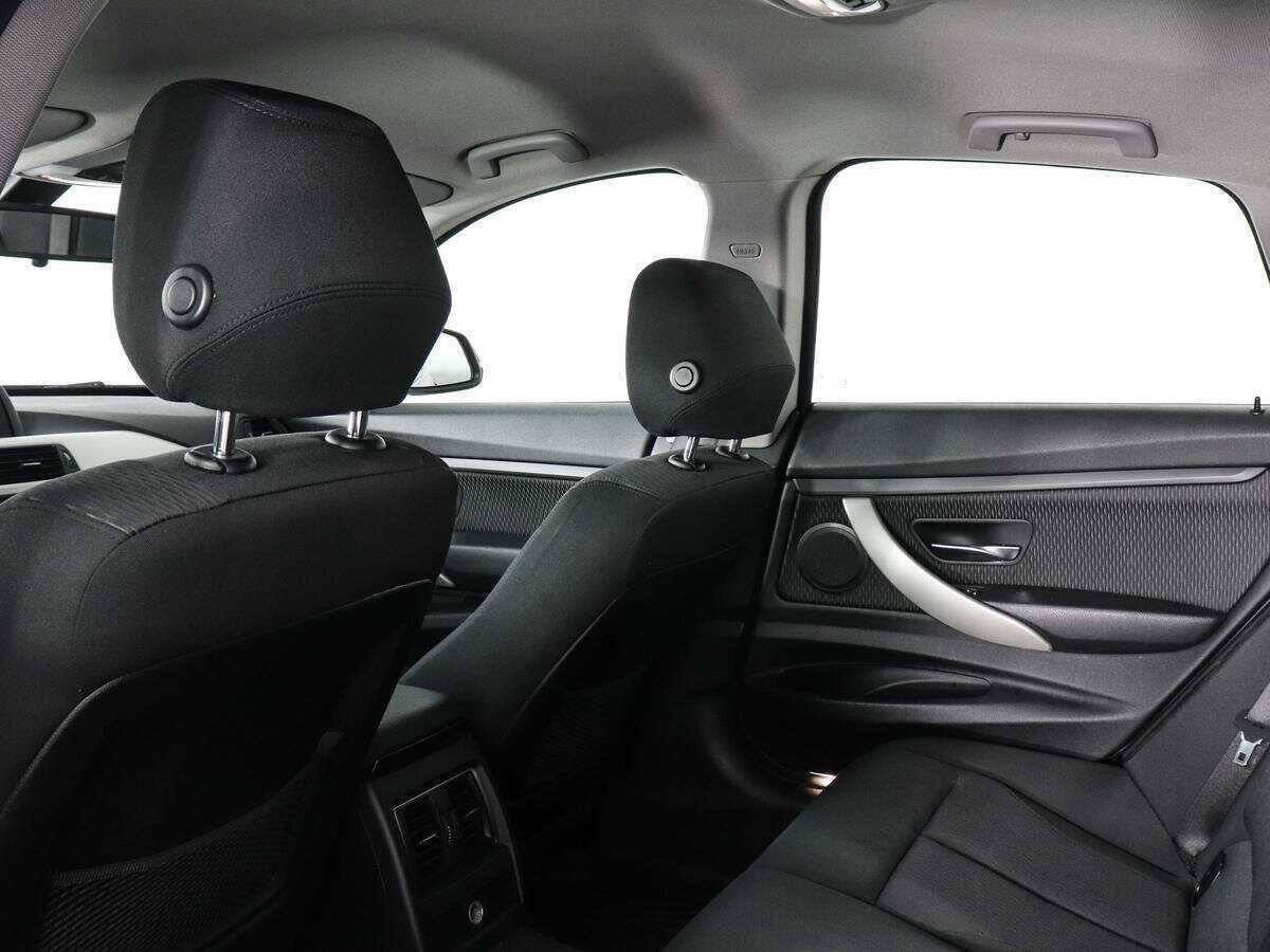 BMW 3 серии с пробегом — 2017 год. Фото: #13