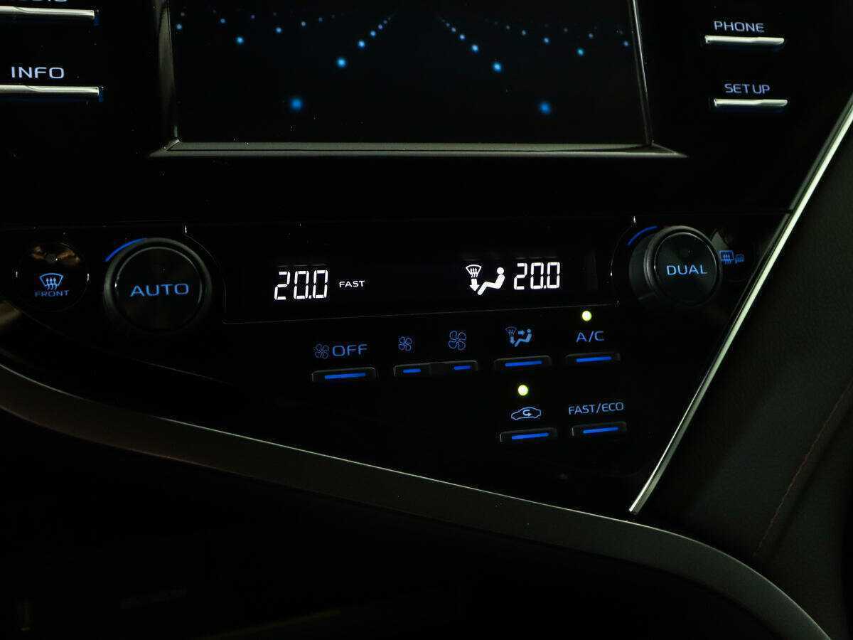 Toyota Camry с пробегом — 2020 год. Фото: #13