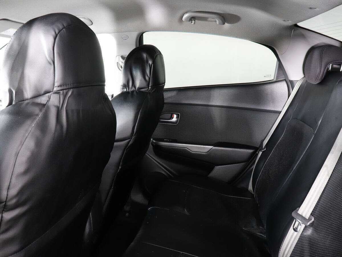 Kia Rio с пробегом — 2017 год. Фото: #11