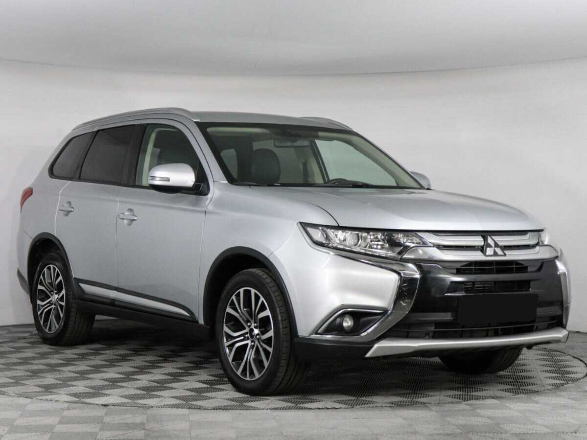 Mitsubishi Outlander с пробегом — 2017 год. Фото: #2