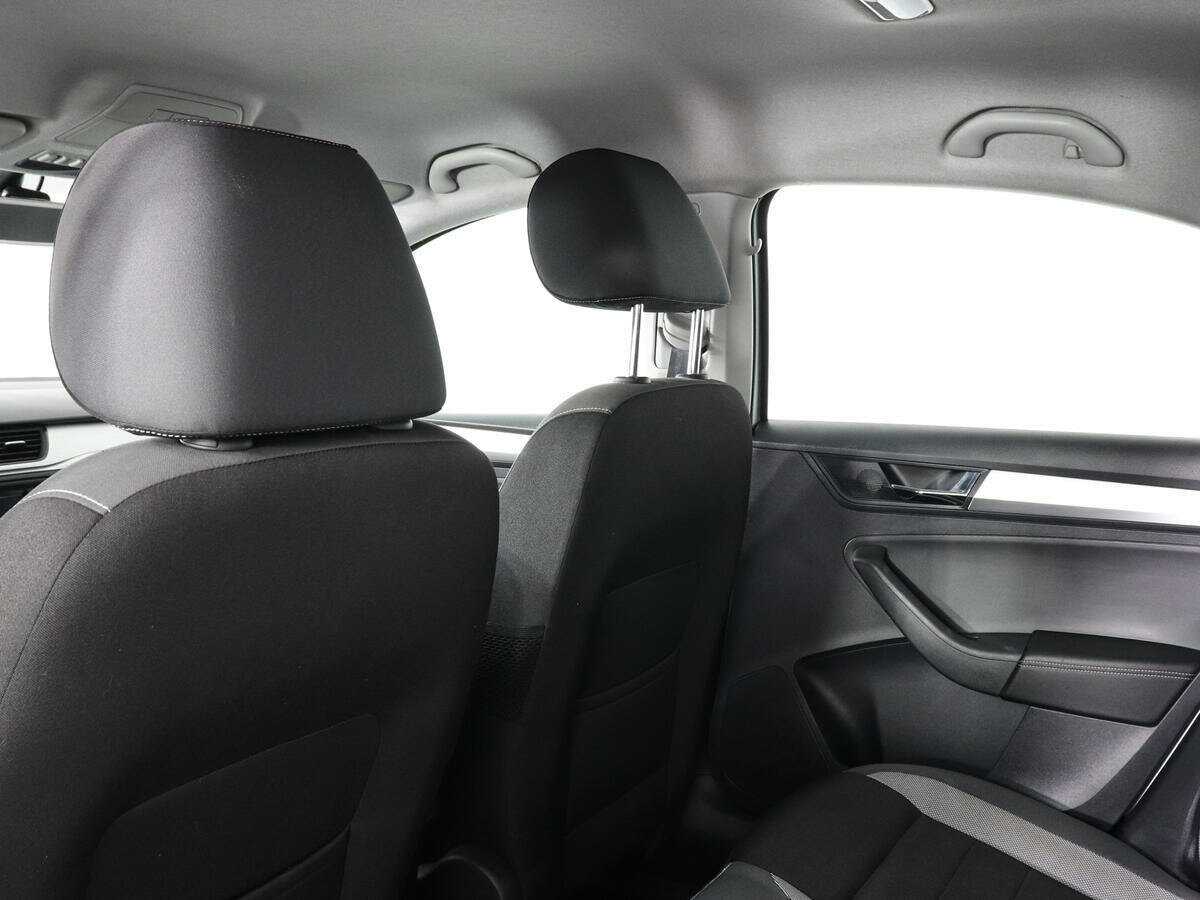 Skoda Rapid с пробегом — 2018 год. Фото: #11