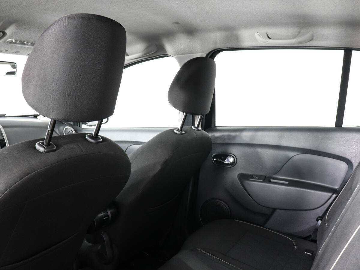 Renault Sandero с пробегом — 2019 год. Фото: #11