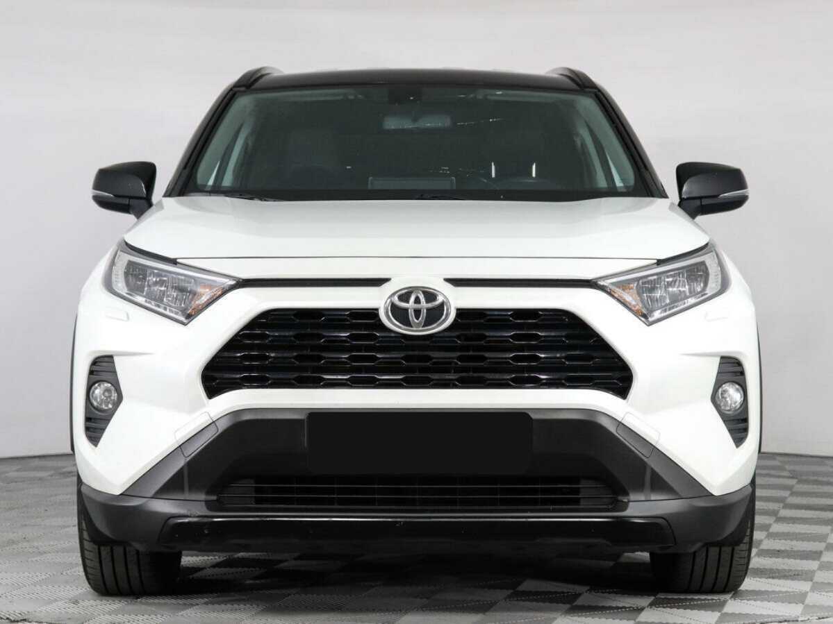 Toyota RAV4 с пробегом — 2020 год. Фото: #1
