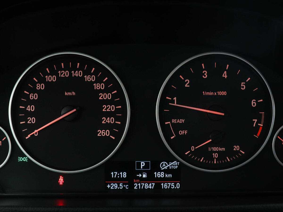 BMW 3 серии с пробегом — 2013 год. Фото: #12